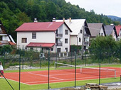 Tenis pod oblazom