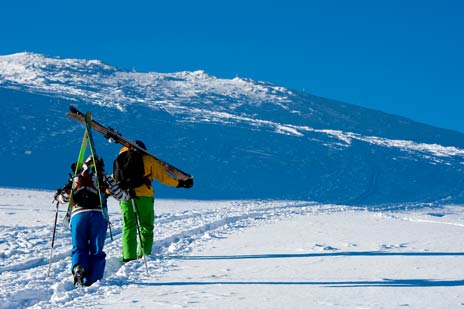 Skialpinisti v zime